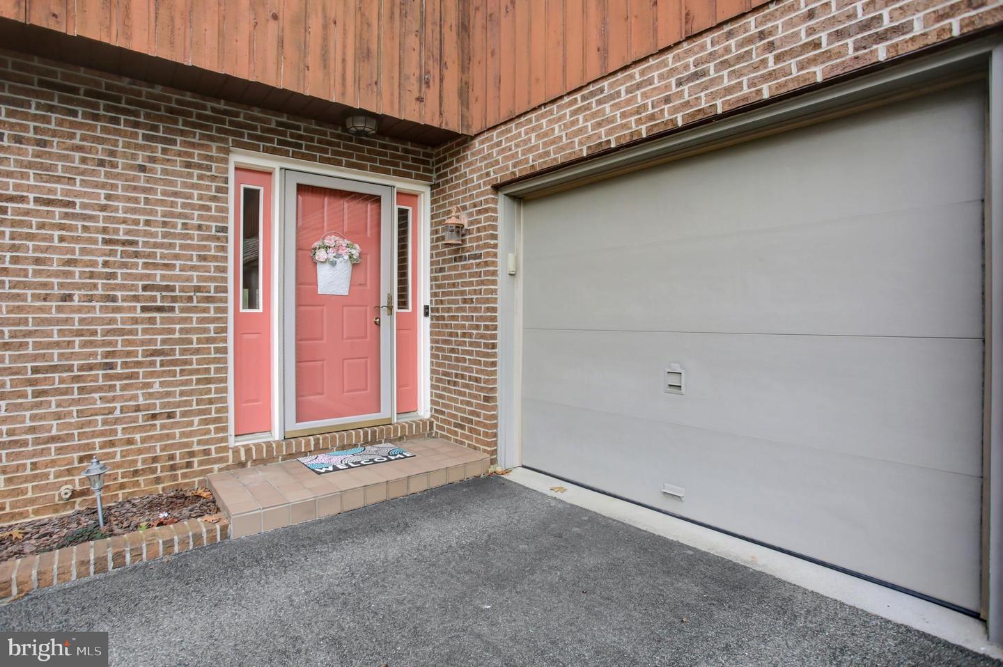 10050 Mccreary Road Property Photo 6
