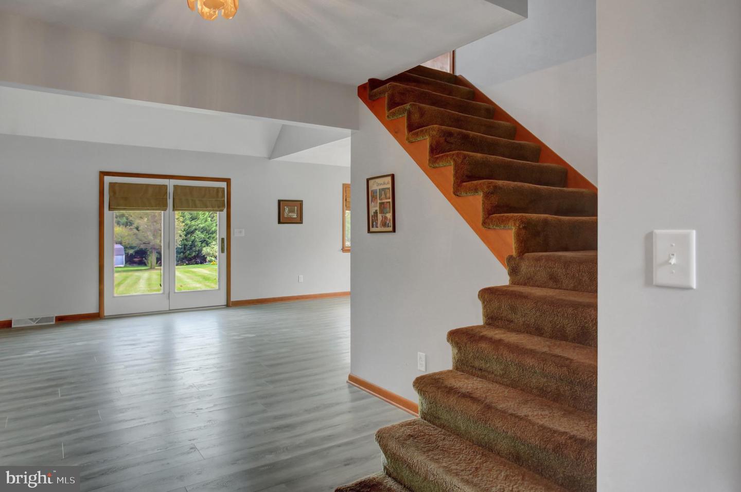 10050 Mccreary Road Property Photo 8