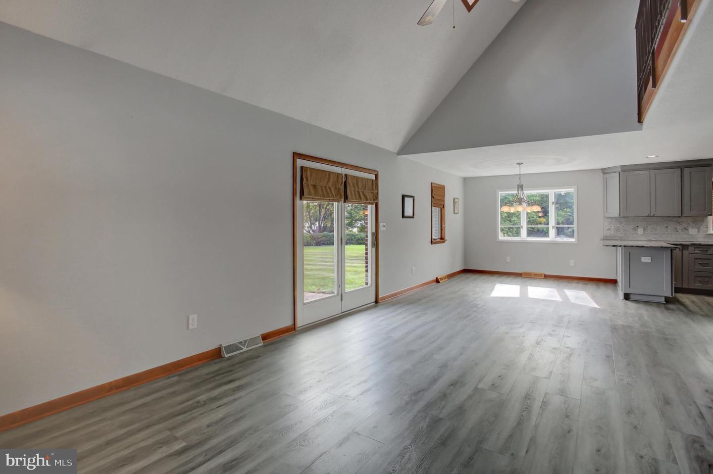 10050 Mccreary Road Property Photo 13