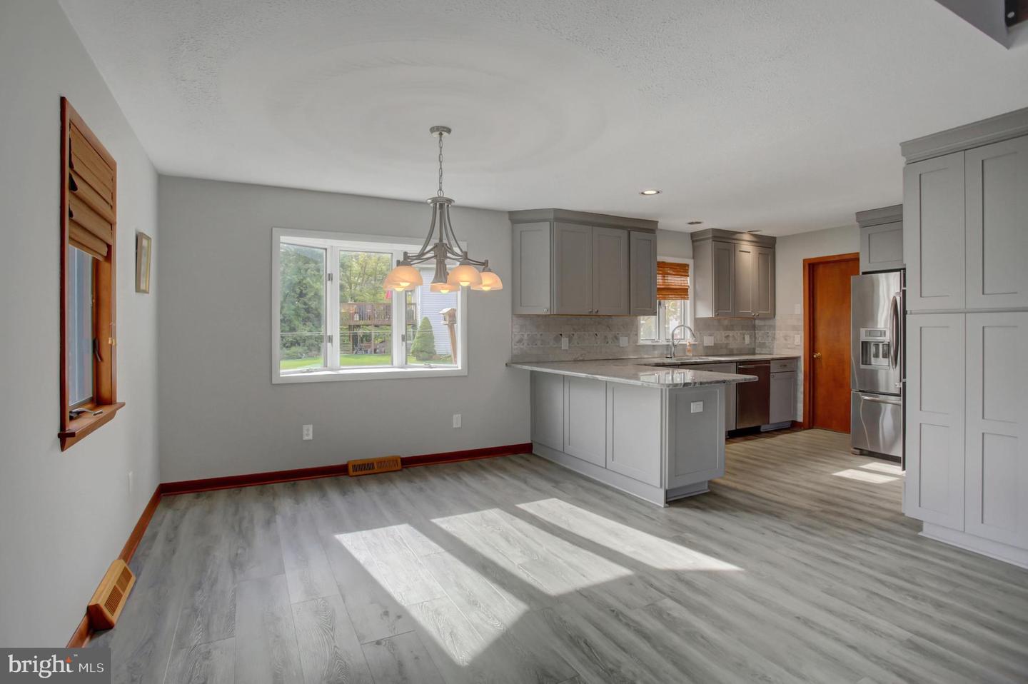 10050 Mccreary Road Property Photo 15