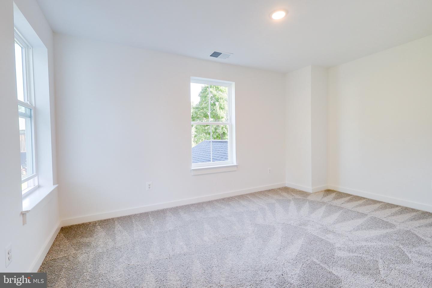 1401 Shannon Dr S Property Photo 35
