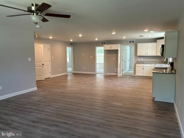 212 Grace Ann Ct Property Photo 8