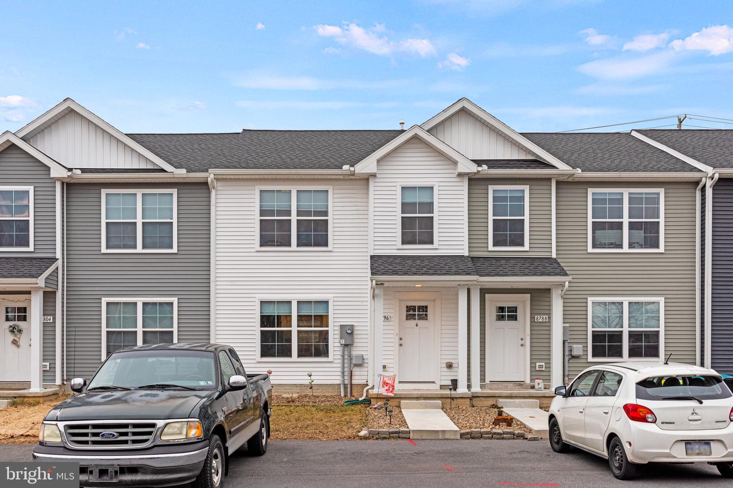 8796 Hillside Way Property Photo 1