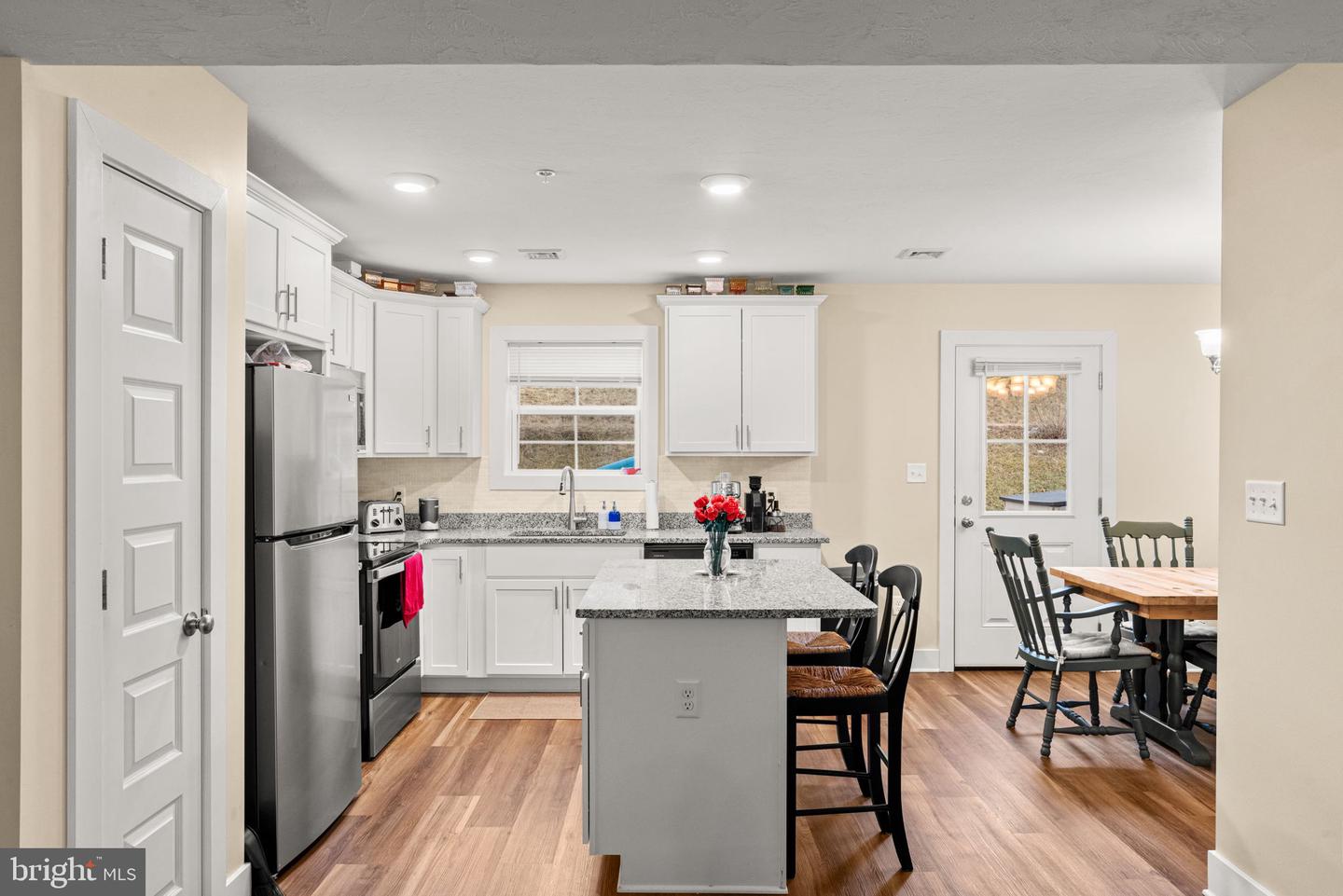 8796 Hillside Way Property Photo 10