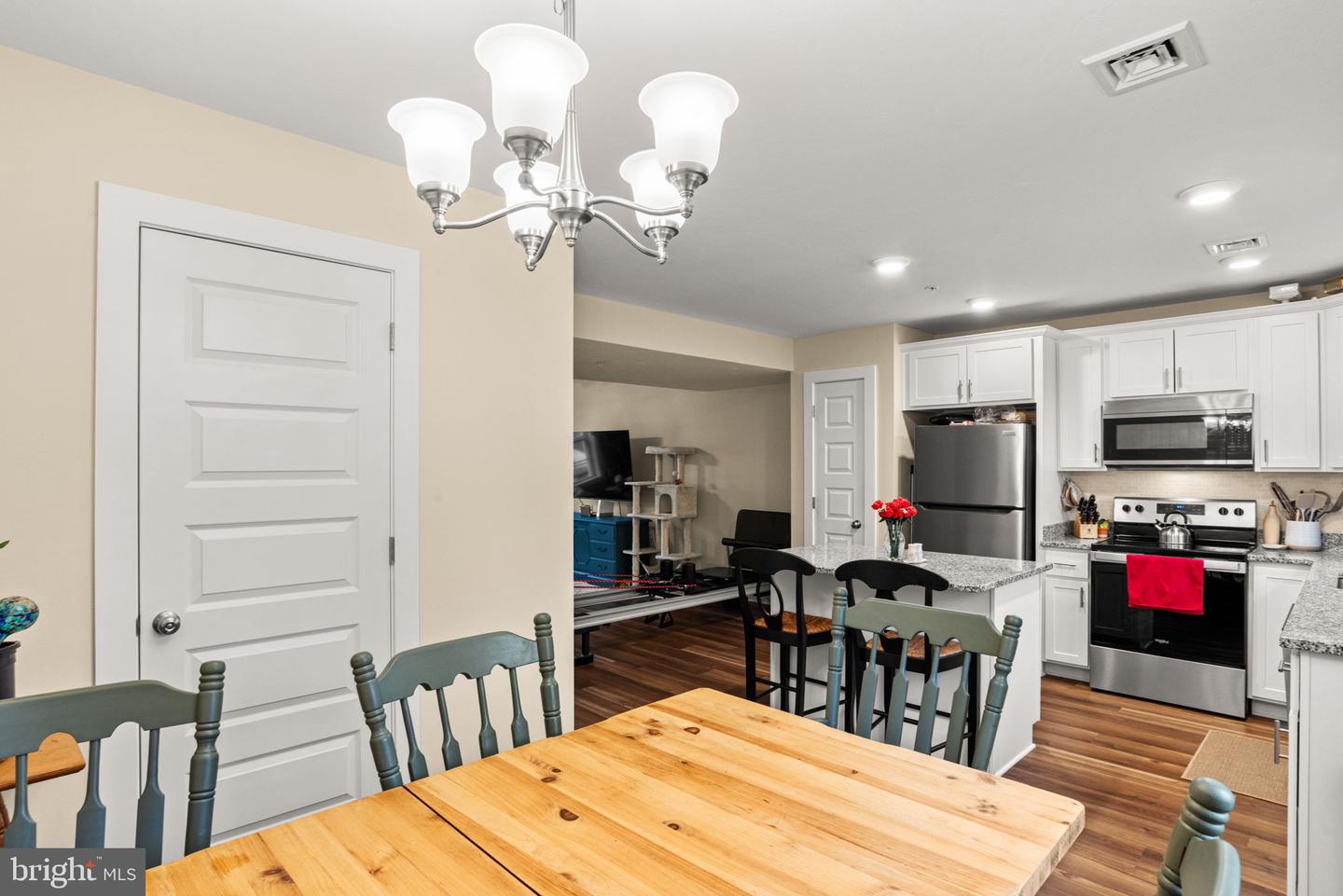 8796 Hillside Way Property Photo 14