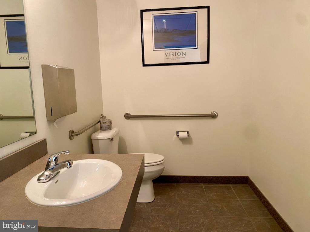 417-a Phoenix Drive Property Photo 8