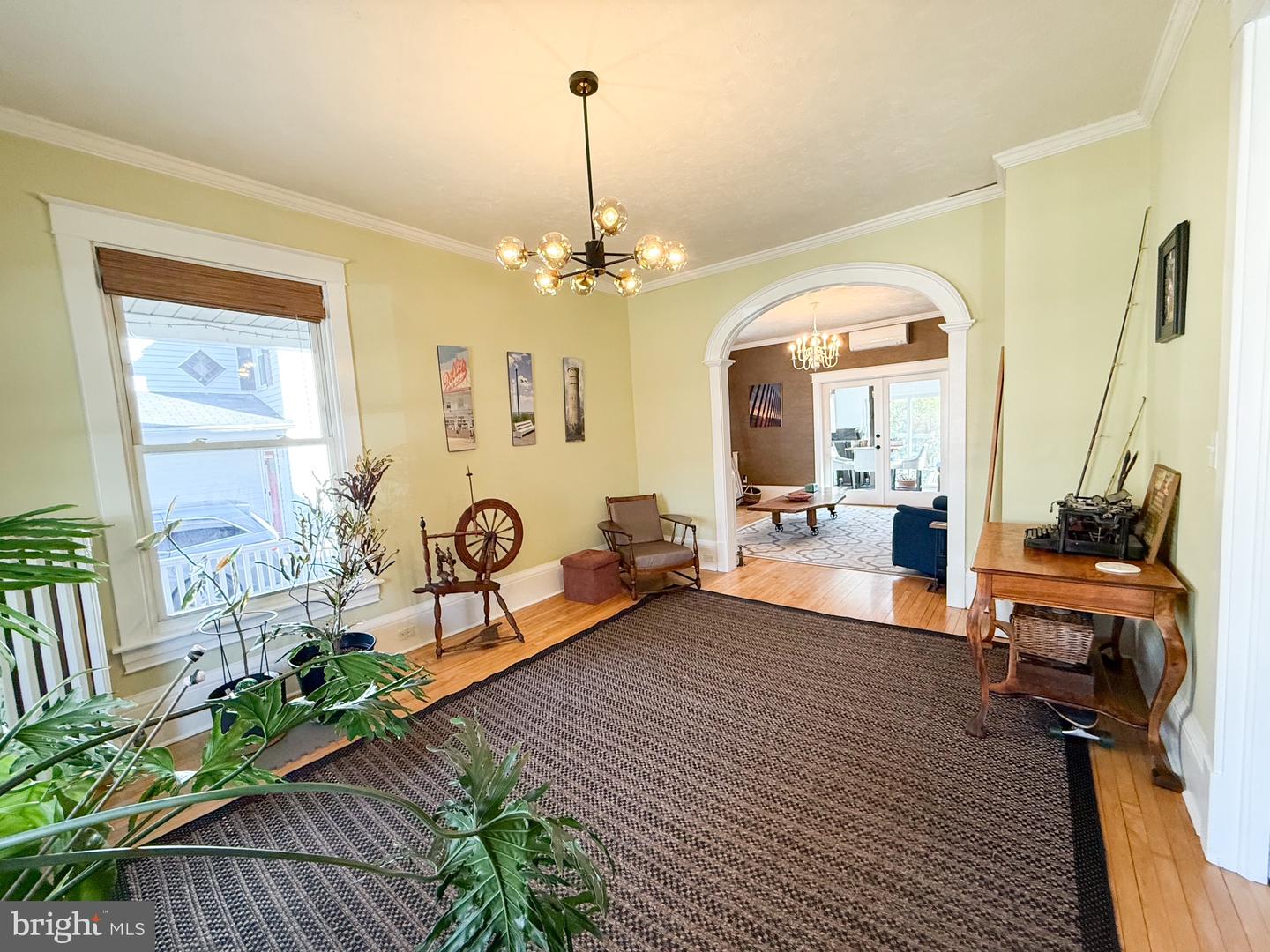 105 Linden Ave Property Photo 3