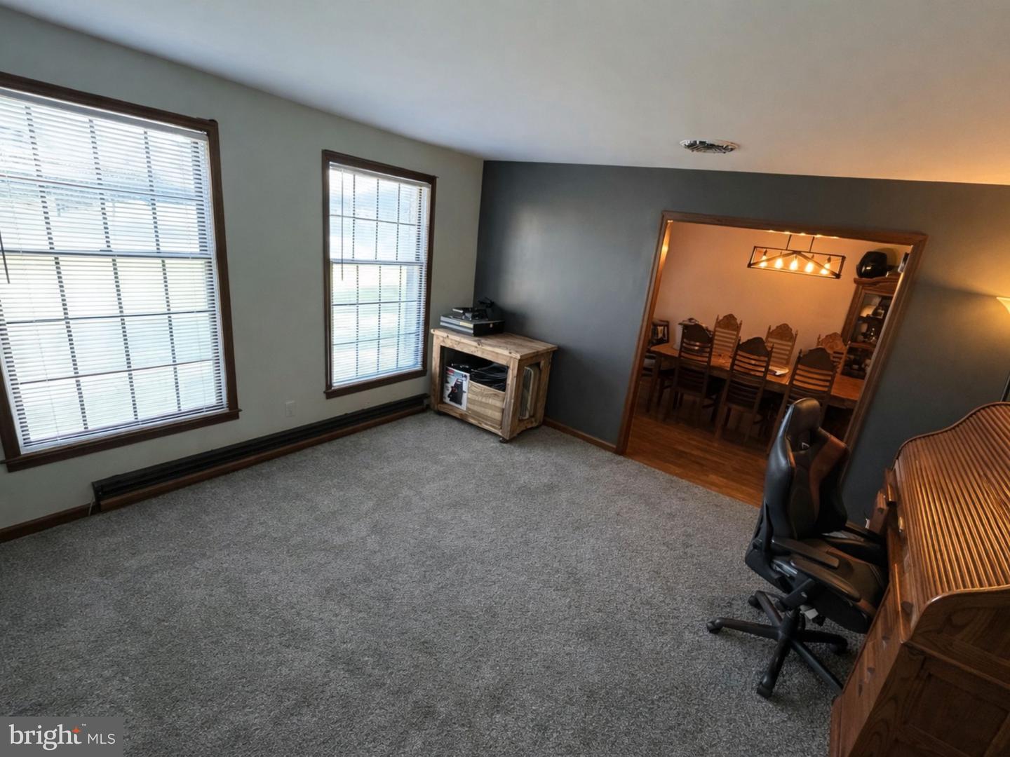 1585 Marilyn Ct Property Photo 4