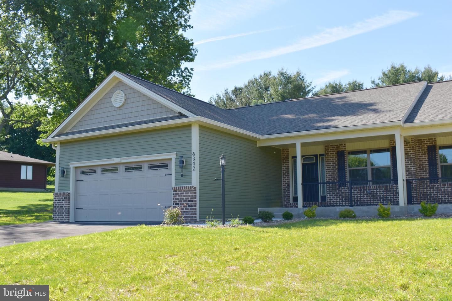 6342 Penn National Dr Property Photo 1