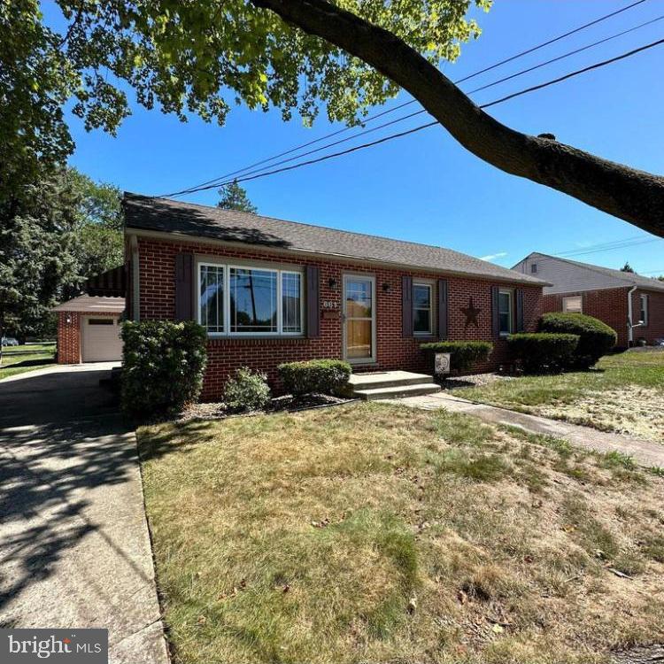 661 GUILFORD AVE Property Photo 1