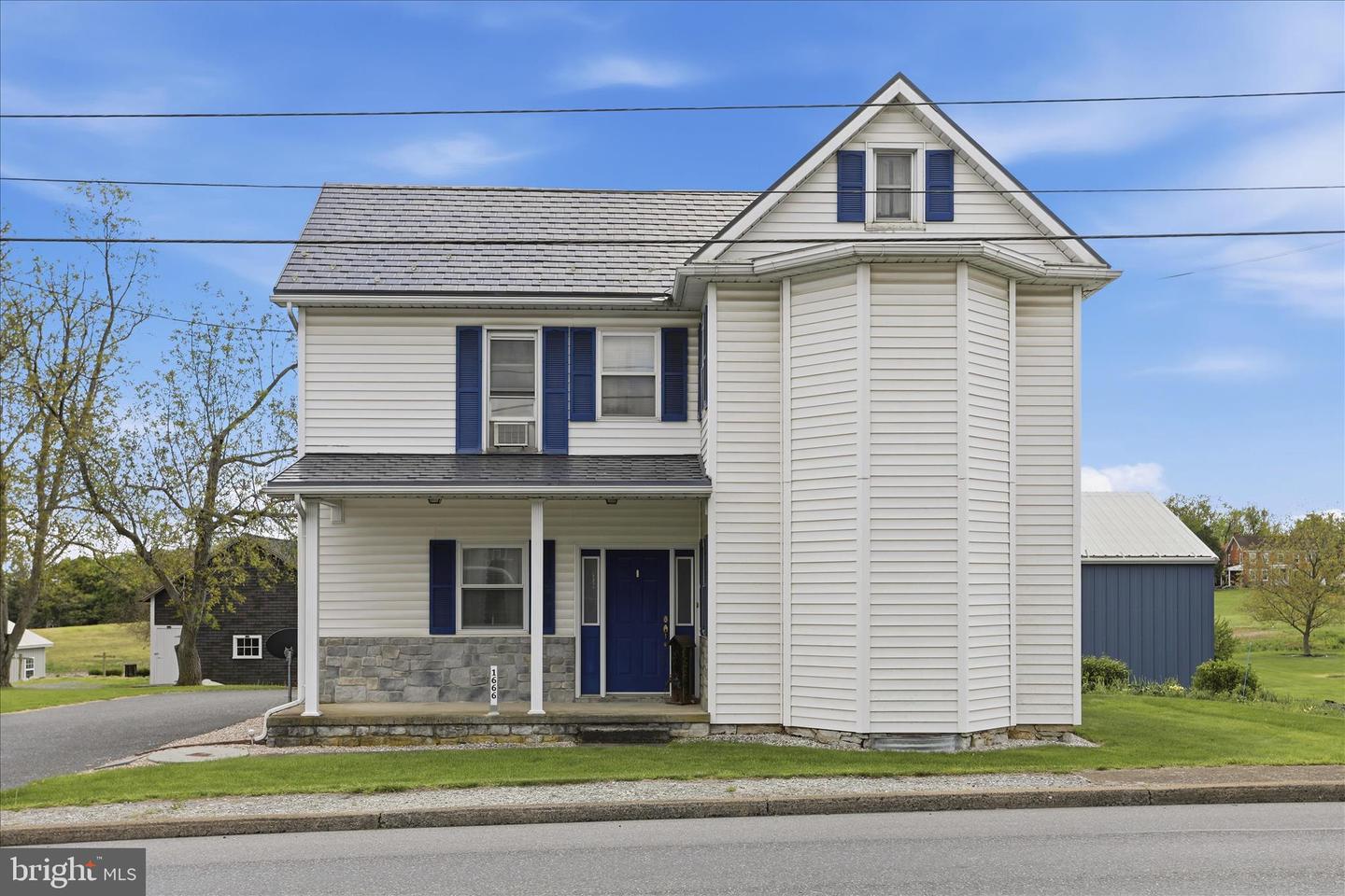 1666 E BUCHANAN TRAIL EAST