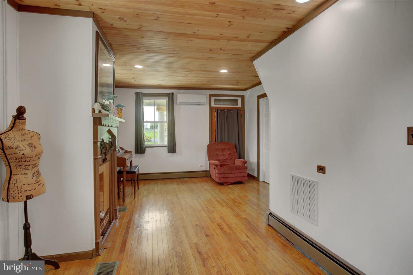 9775 Upper Strasburg Road Property Photo 5
