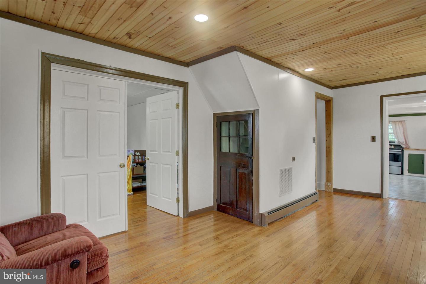 9775 Upper Strasburg Road Property Photo 7