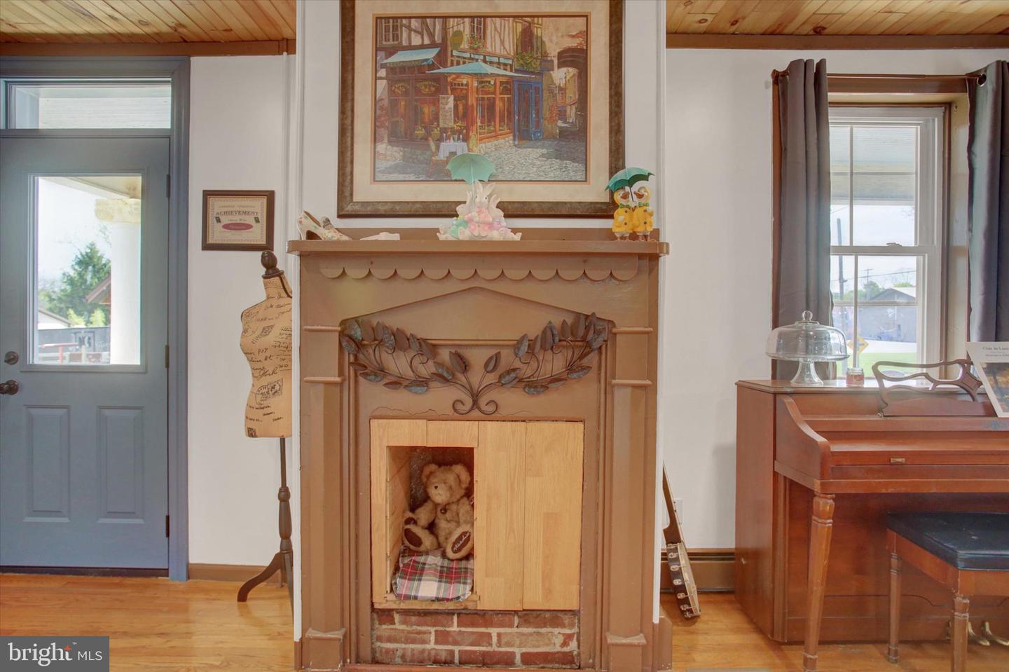 9775 Upper Strasburg Road Property Photo 11