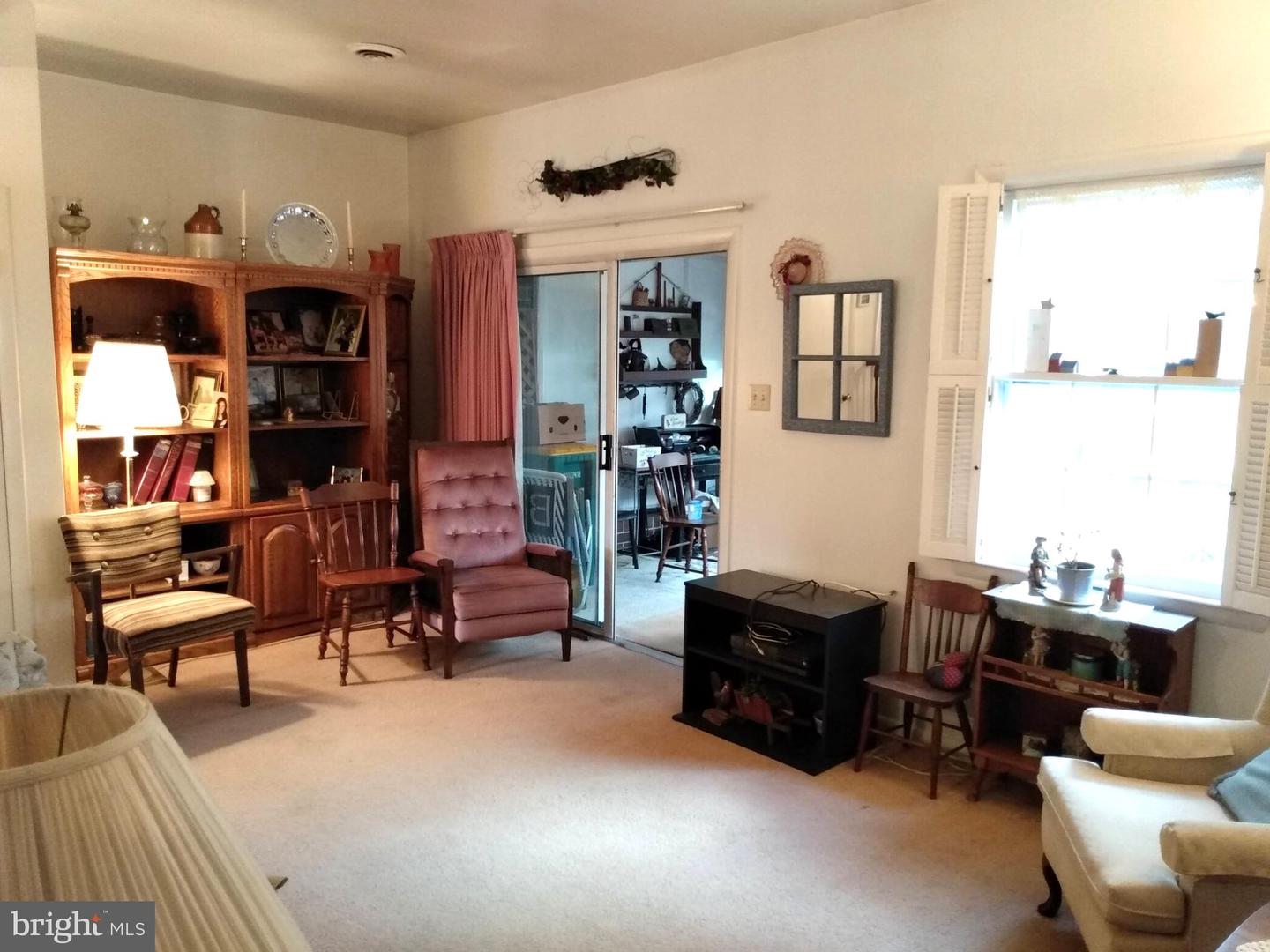 39 William Penn Dr Property Photo 6