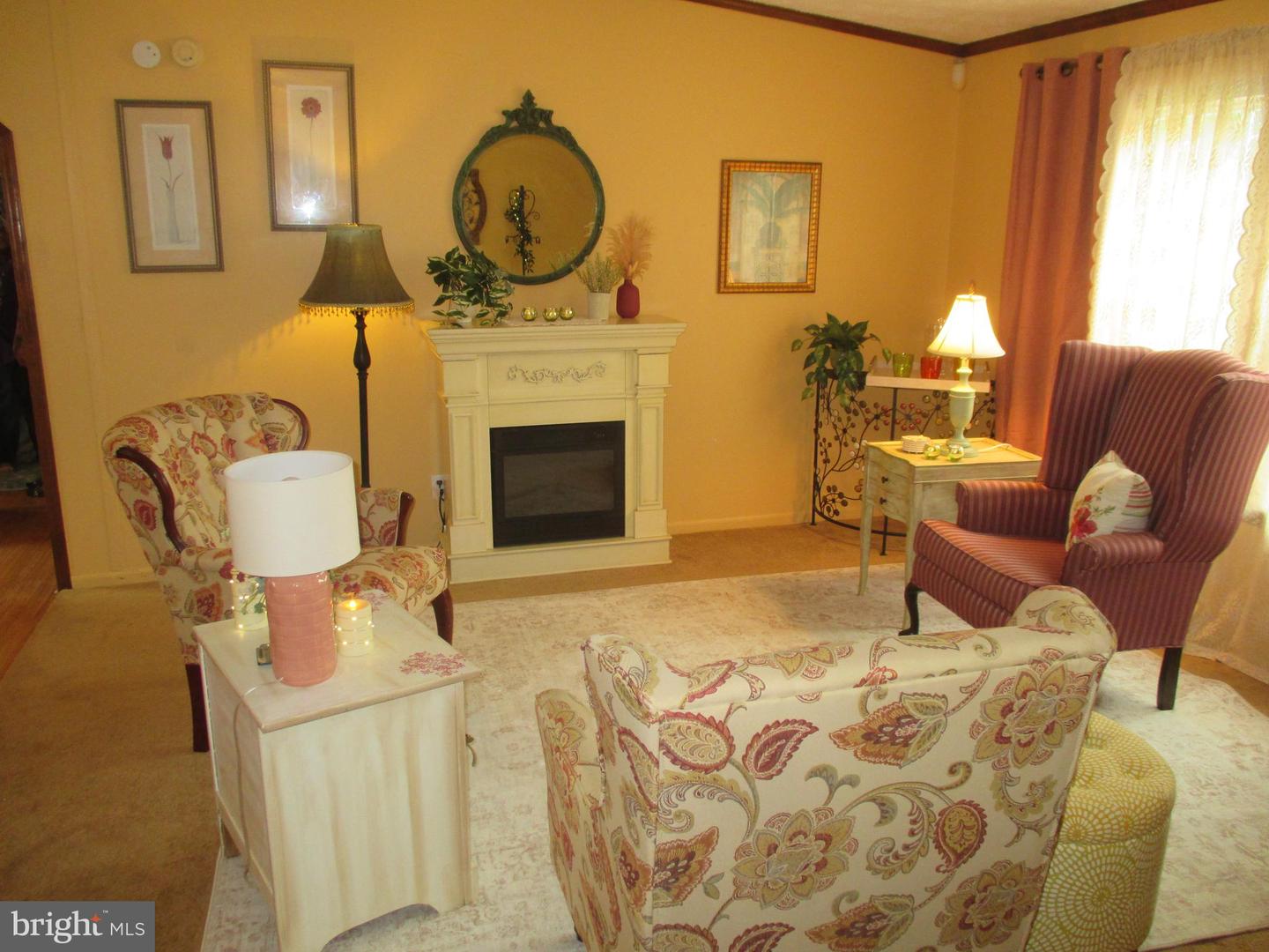 284 Waverly Ct Property Photo 6