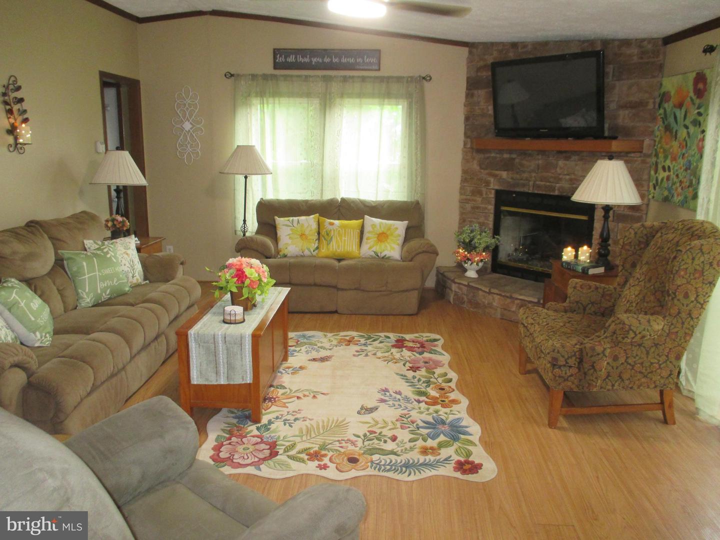284 Waverly Ct Property Photo 24
