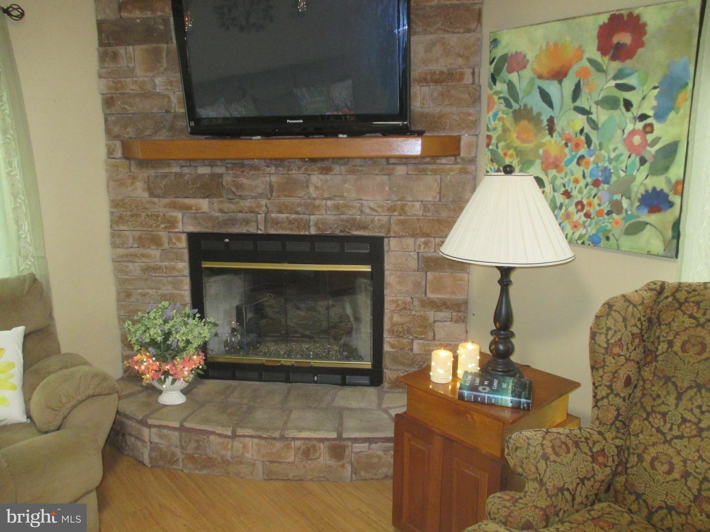 284 Waverly Ct Property Photo 28