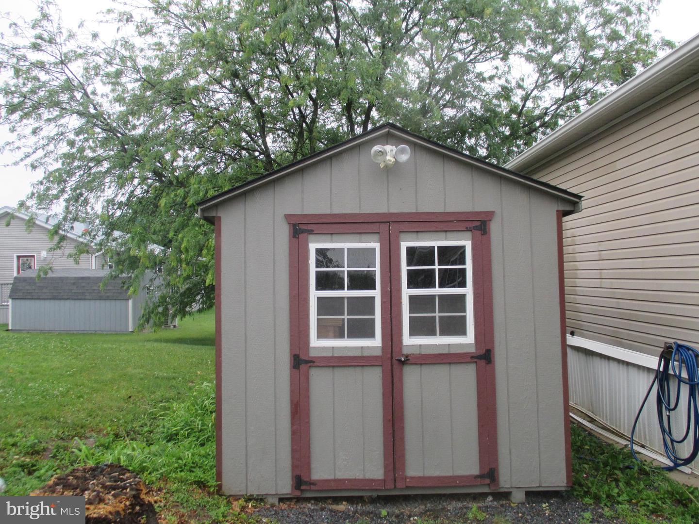 284 Waverly Ct Property Photo 40