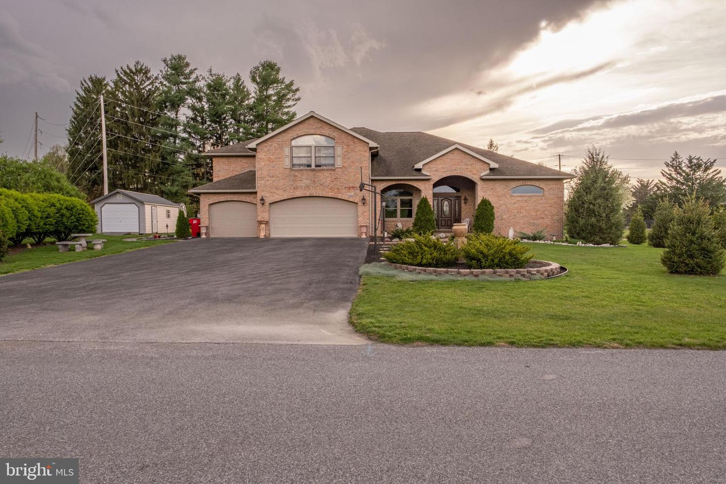 536 REMINGTON DRIVE Property Photo 1