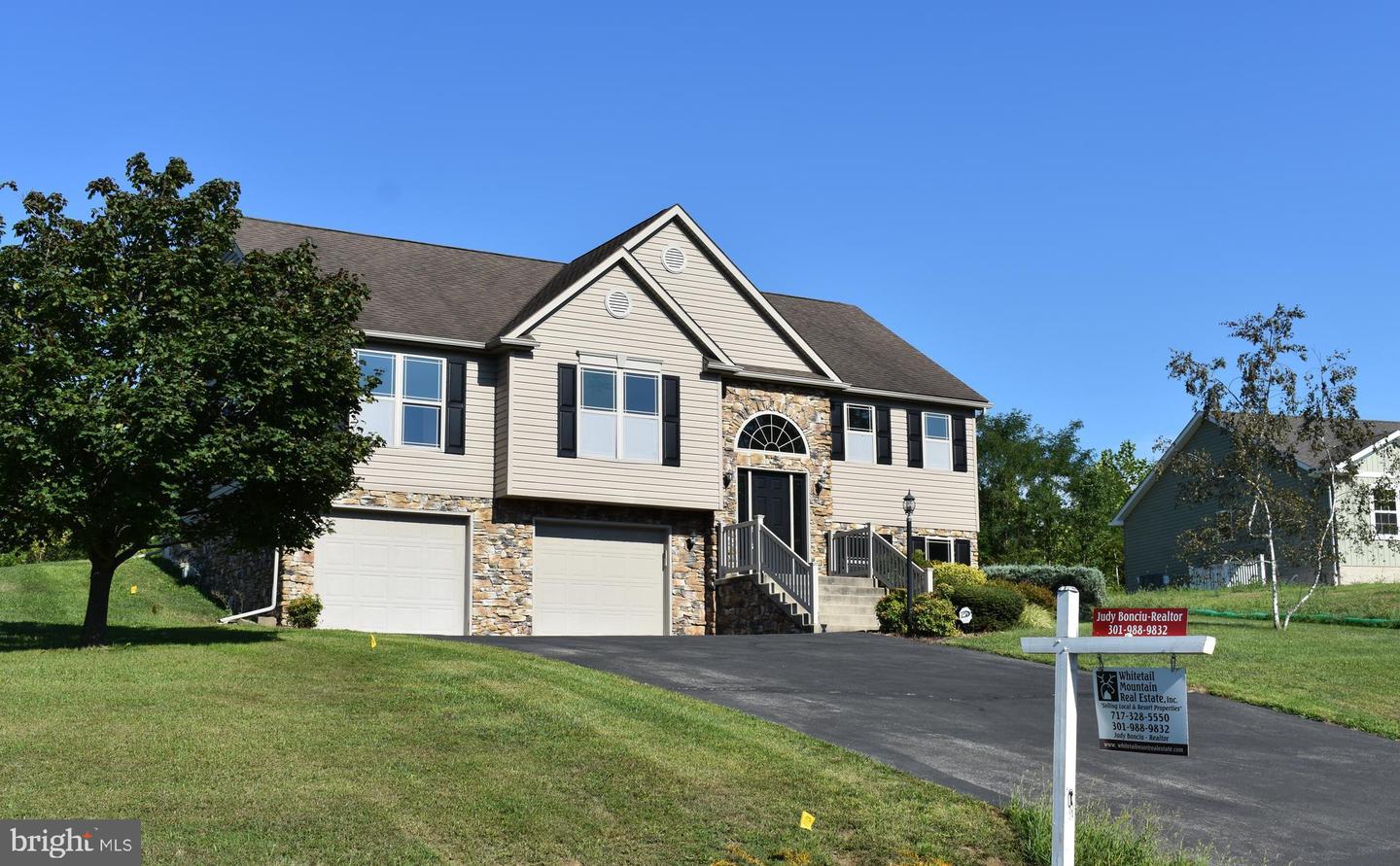 10912 Deerwood Drive Property Photo 2