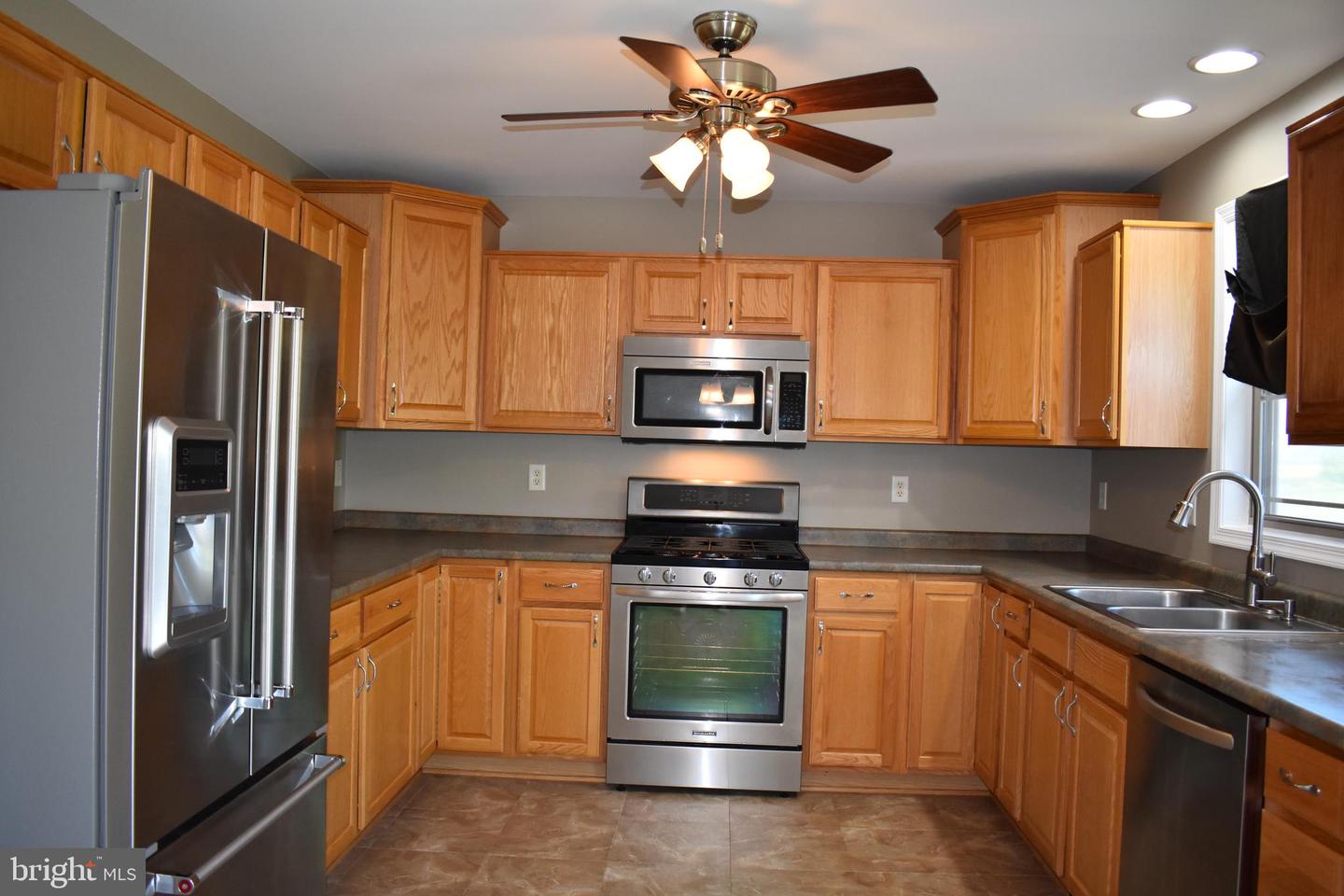 10912 Deerwood Drive Property Photo 4