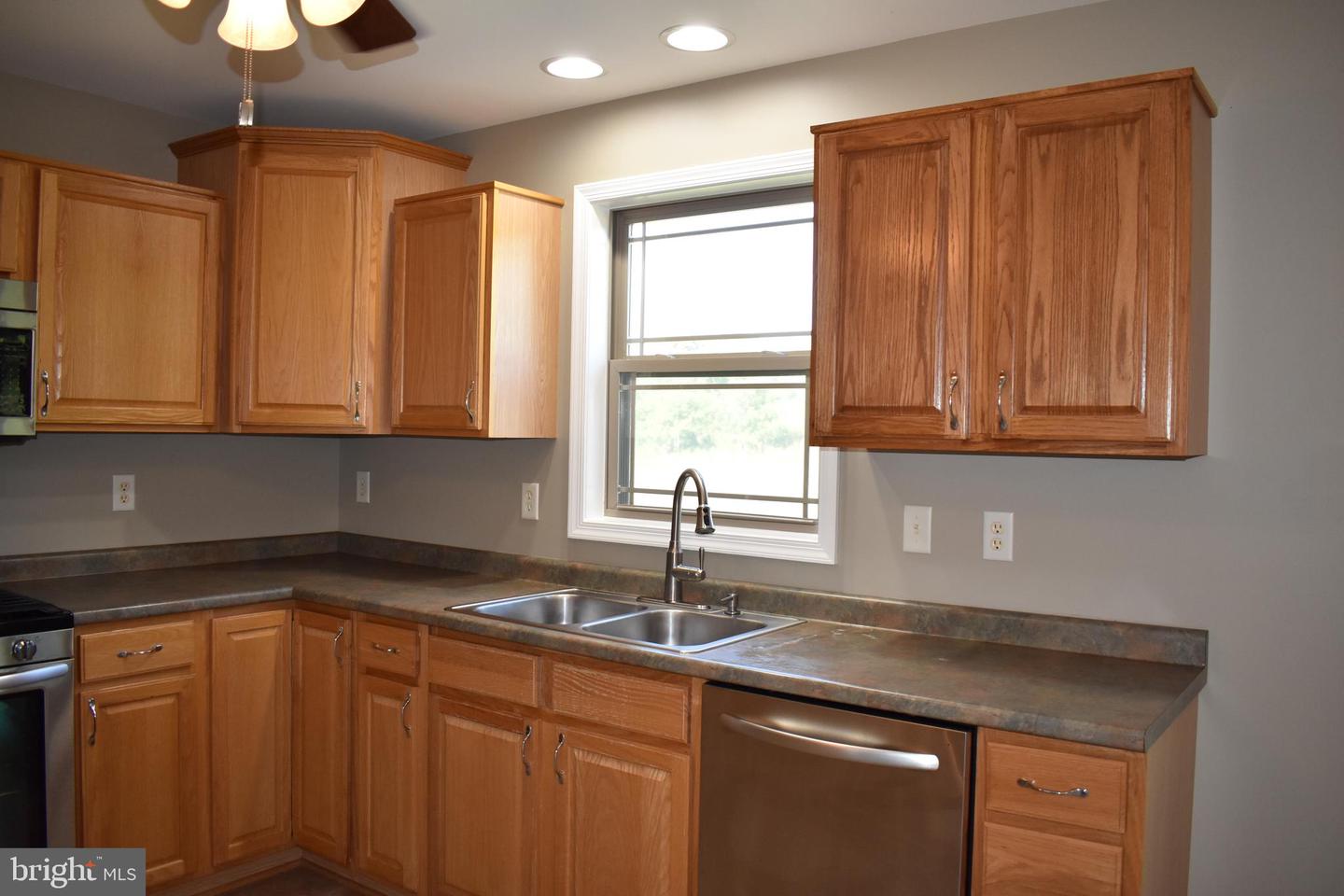 10912 Deerwood Drive Property Photo 9