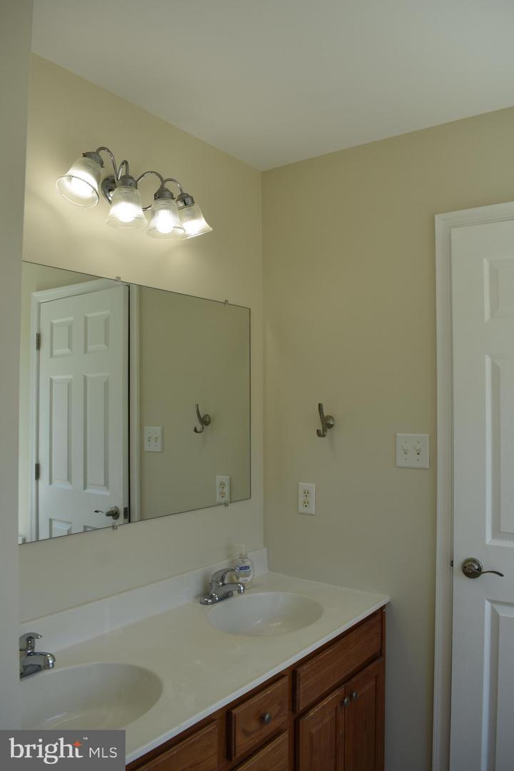 10912 Deerwood Drive Property Photo 22