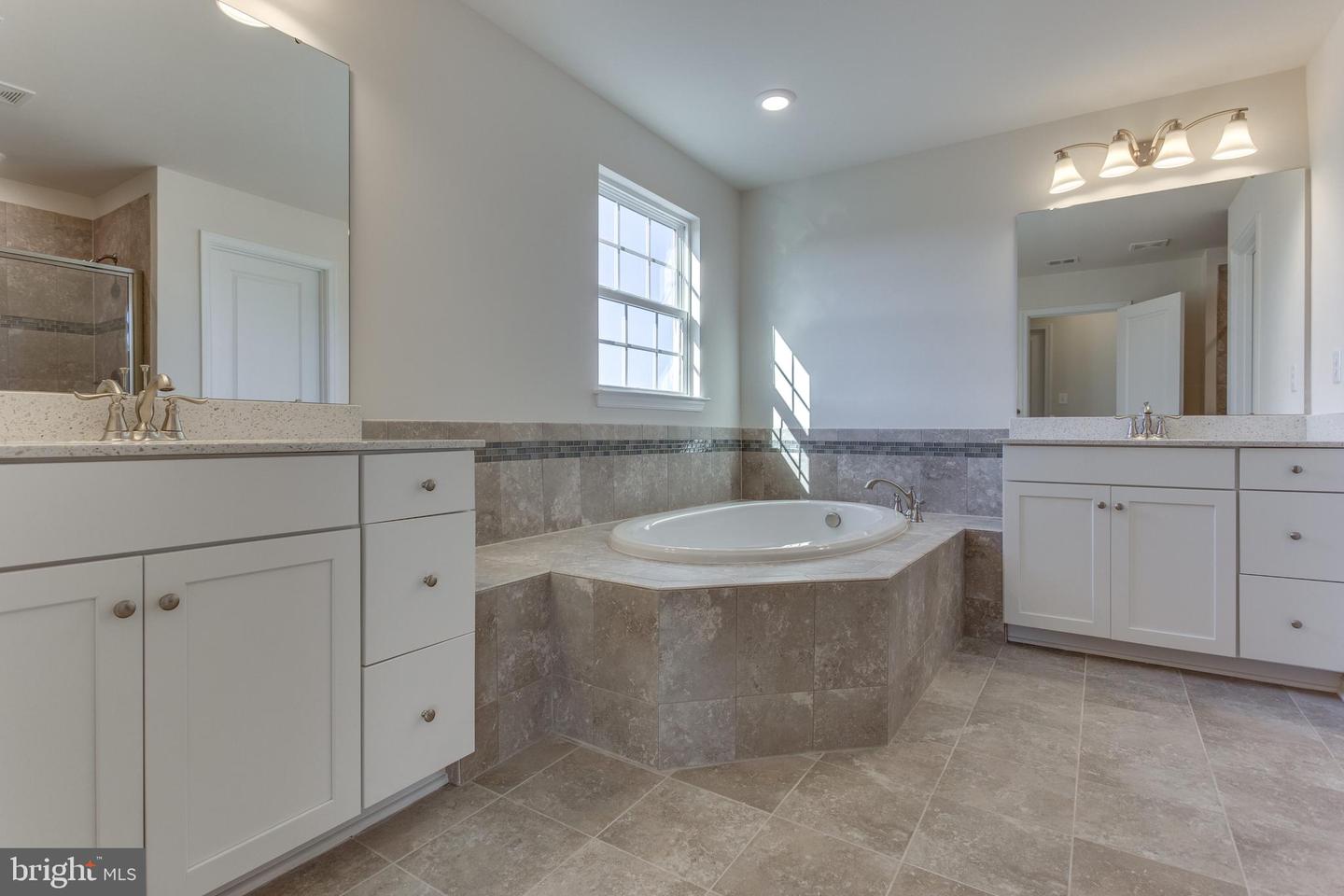 52680vb Shannon Drive South Property Photo 26