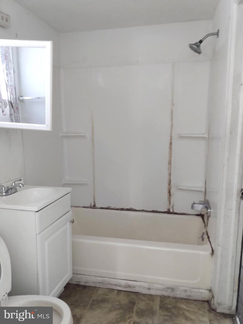 121 W King St Property Photo 6