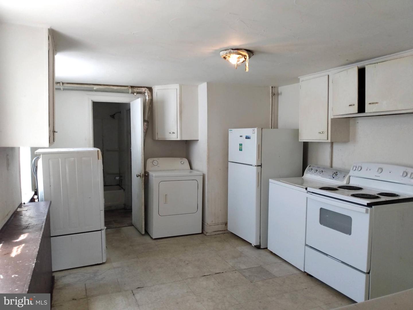 121 W King St Property Photo 5