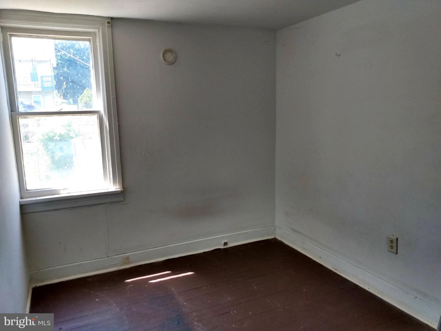 121 W King St Property Photo 8