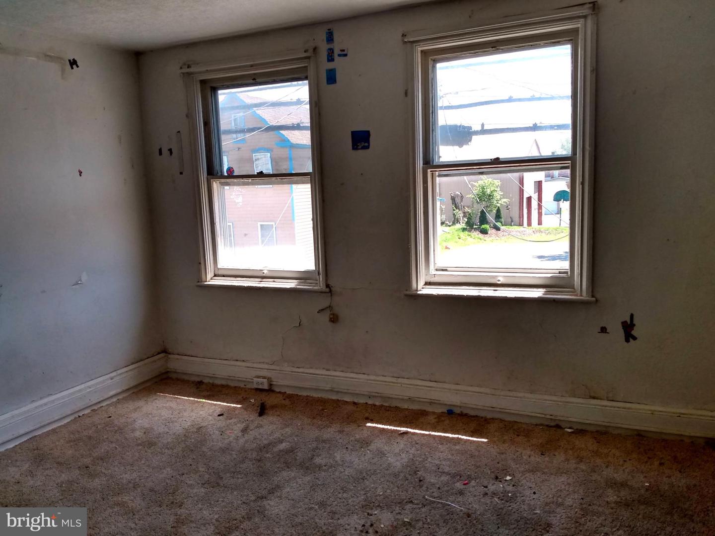 121 W King St Property Photo 14