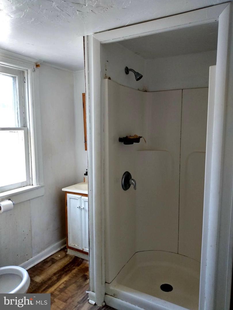 121 W King St Property Photo 15
