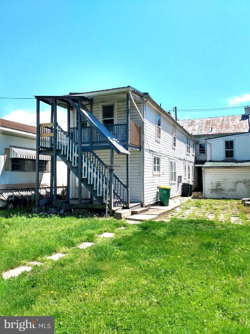 121 W King St Property Photo 19
