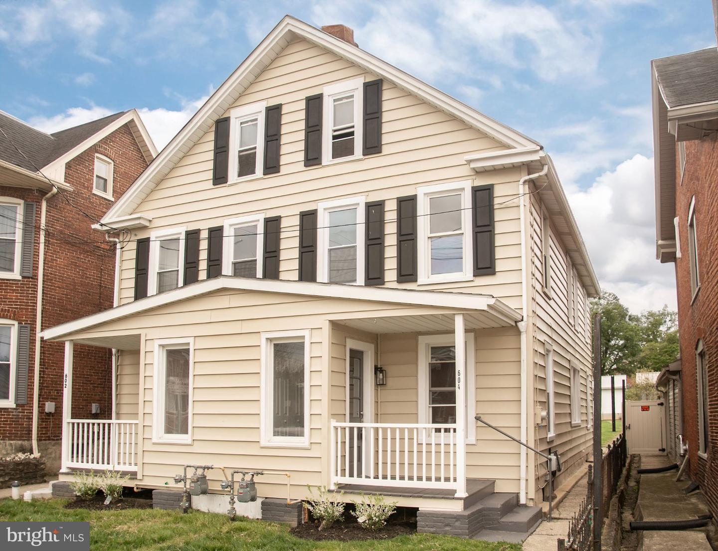 604 W MAIN ST