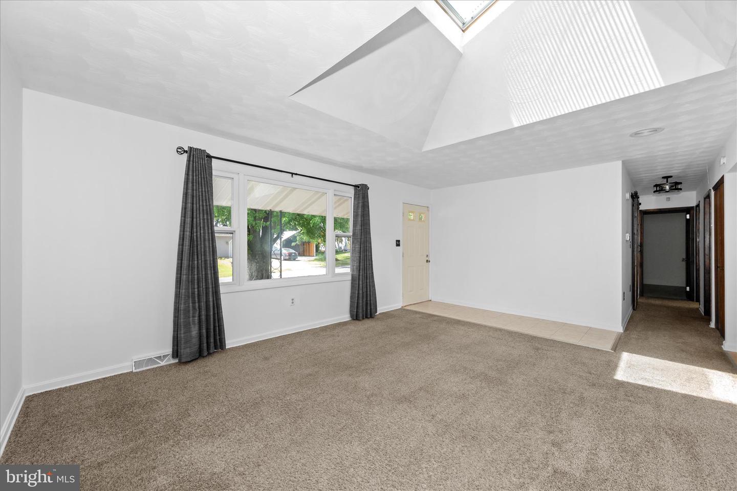 376 Valley Drive Property Photo 5