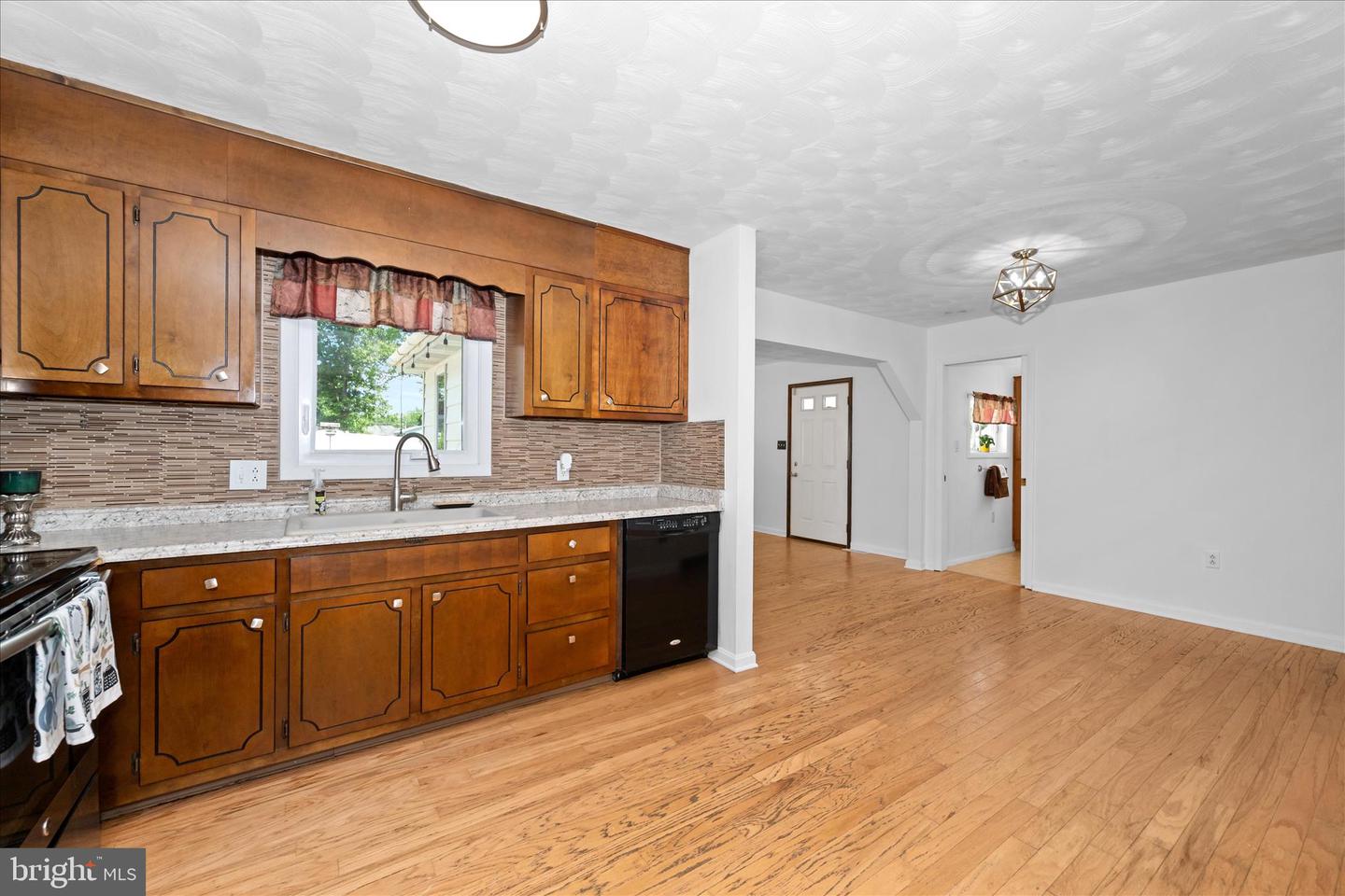 376 Valley Drive Property Photo 17