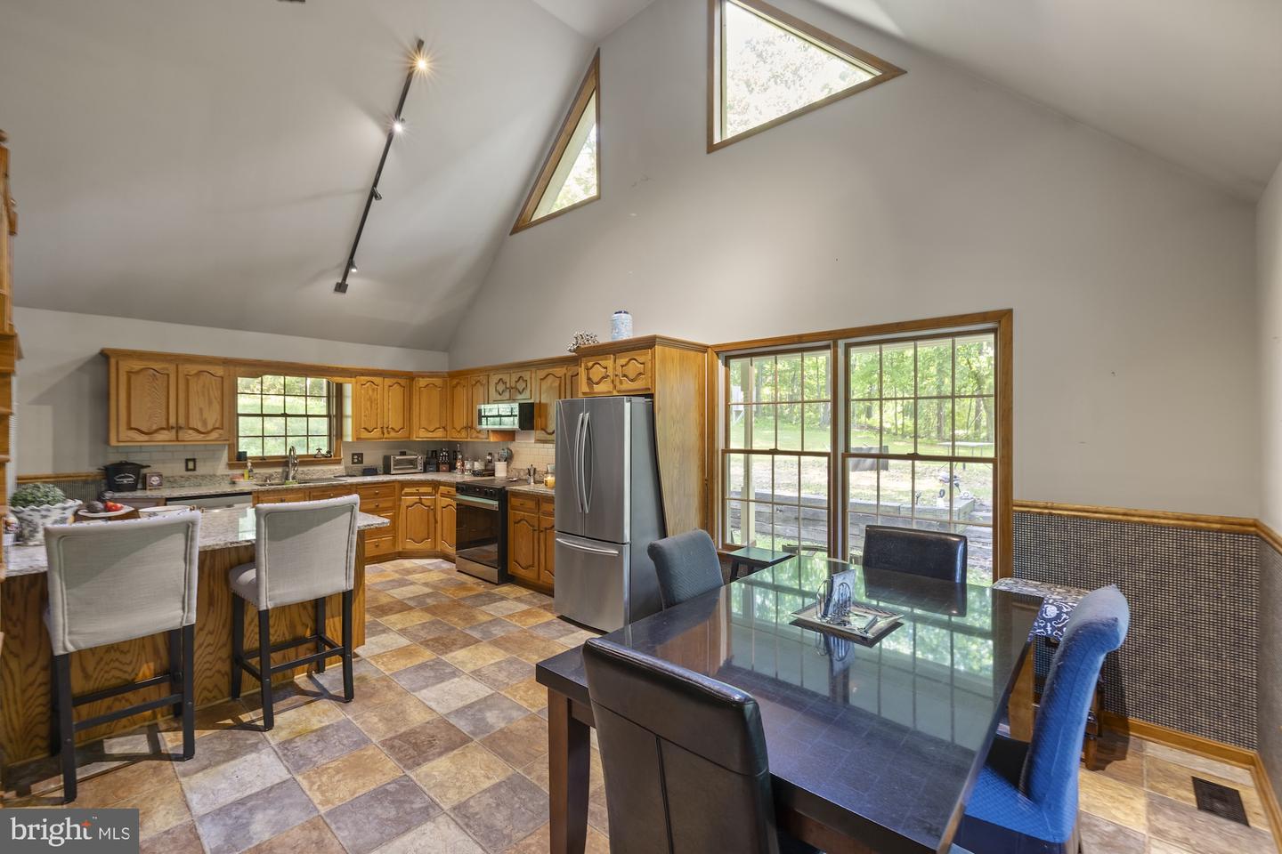 10373 Fish & Game Road Property Photo 11
