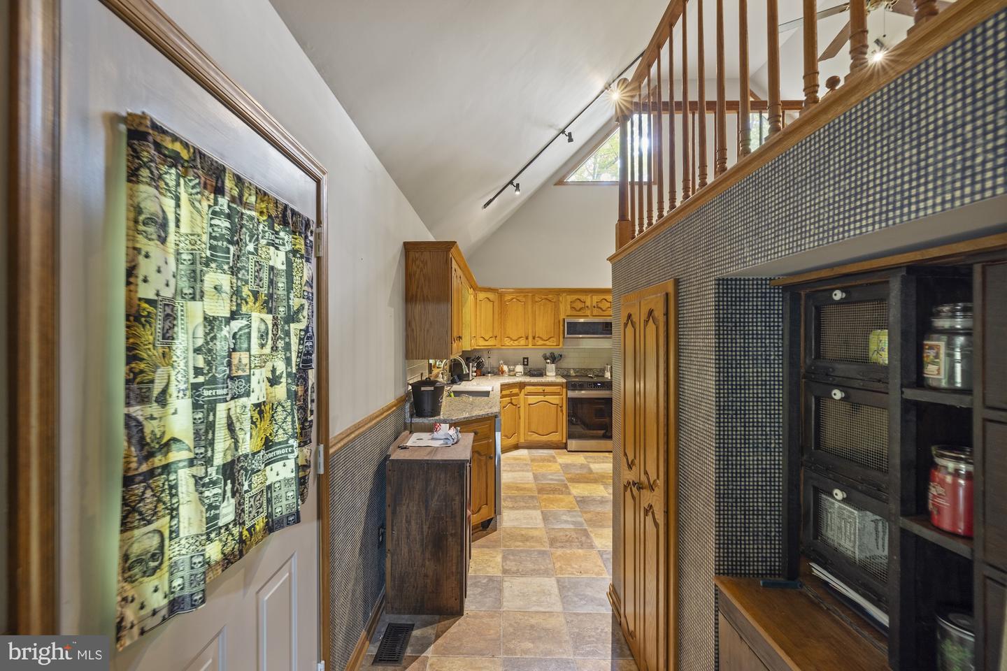 10373 Fish & Game Road Property Photo 23