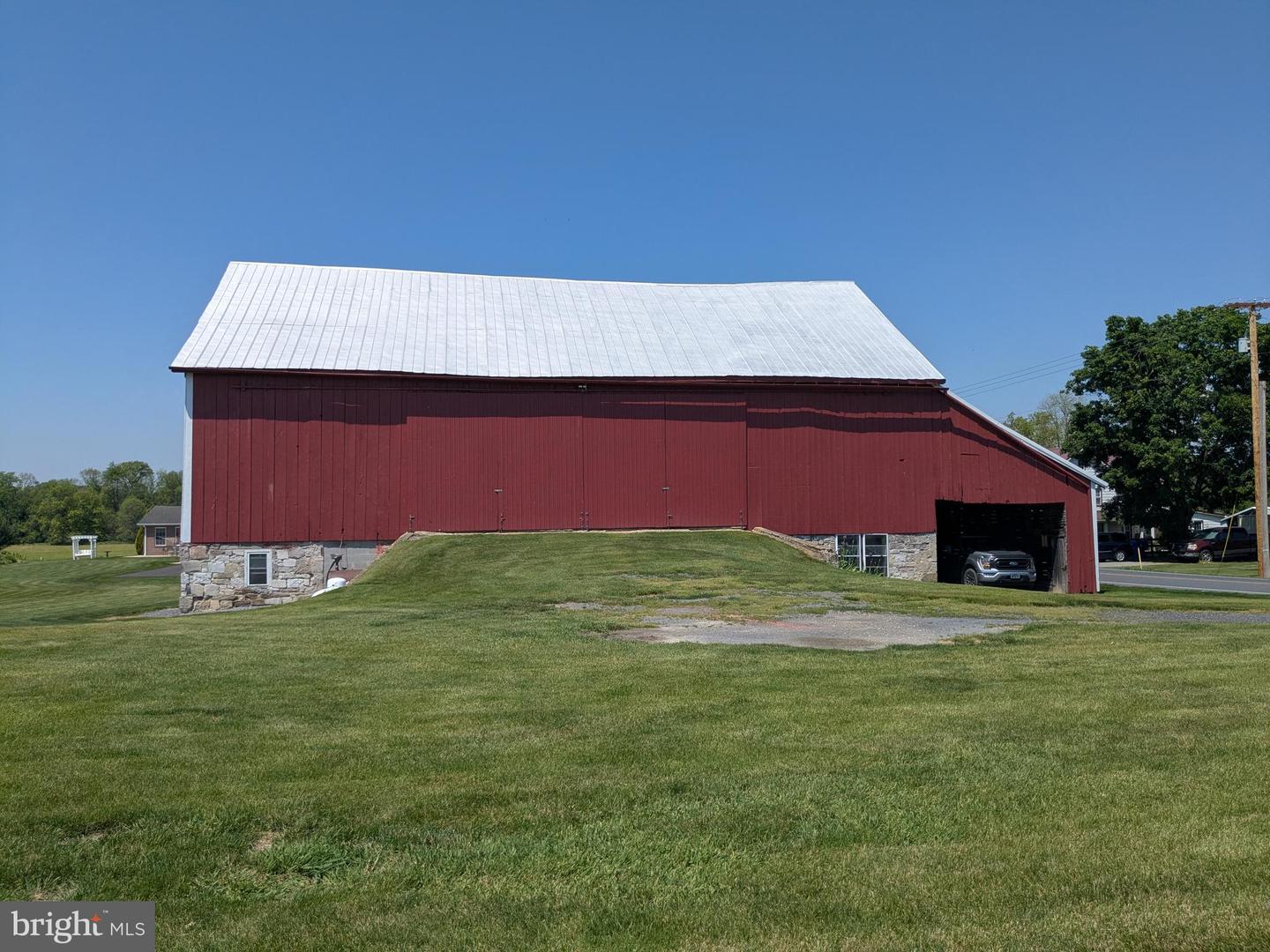 Tract 1: 3.01+/- Acres At 3420 Leafmore Road Property Photo 114