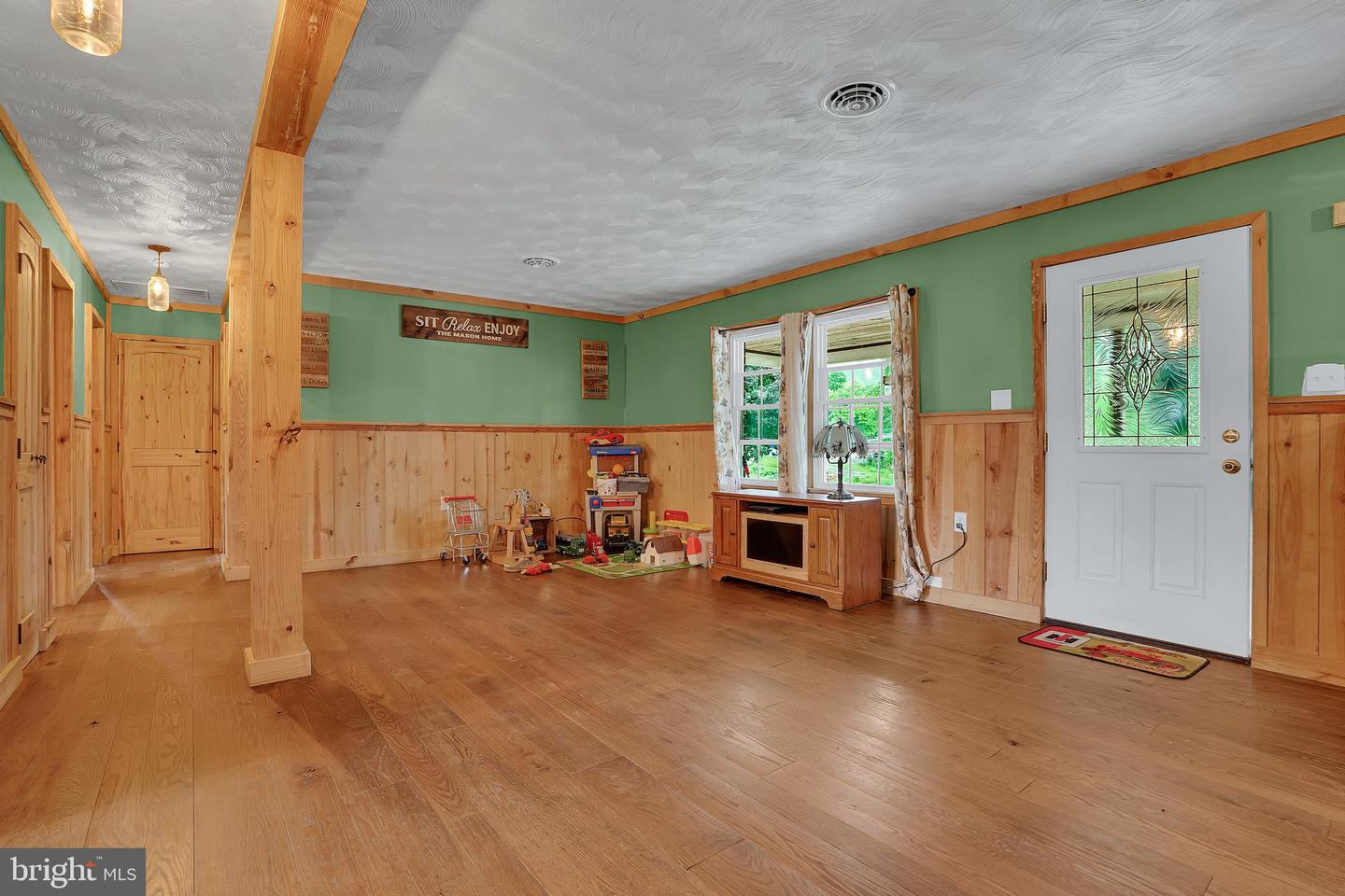 13789 Buchanan Trail W Property Photo 5