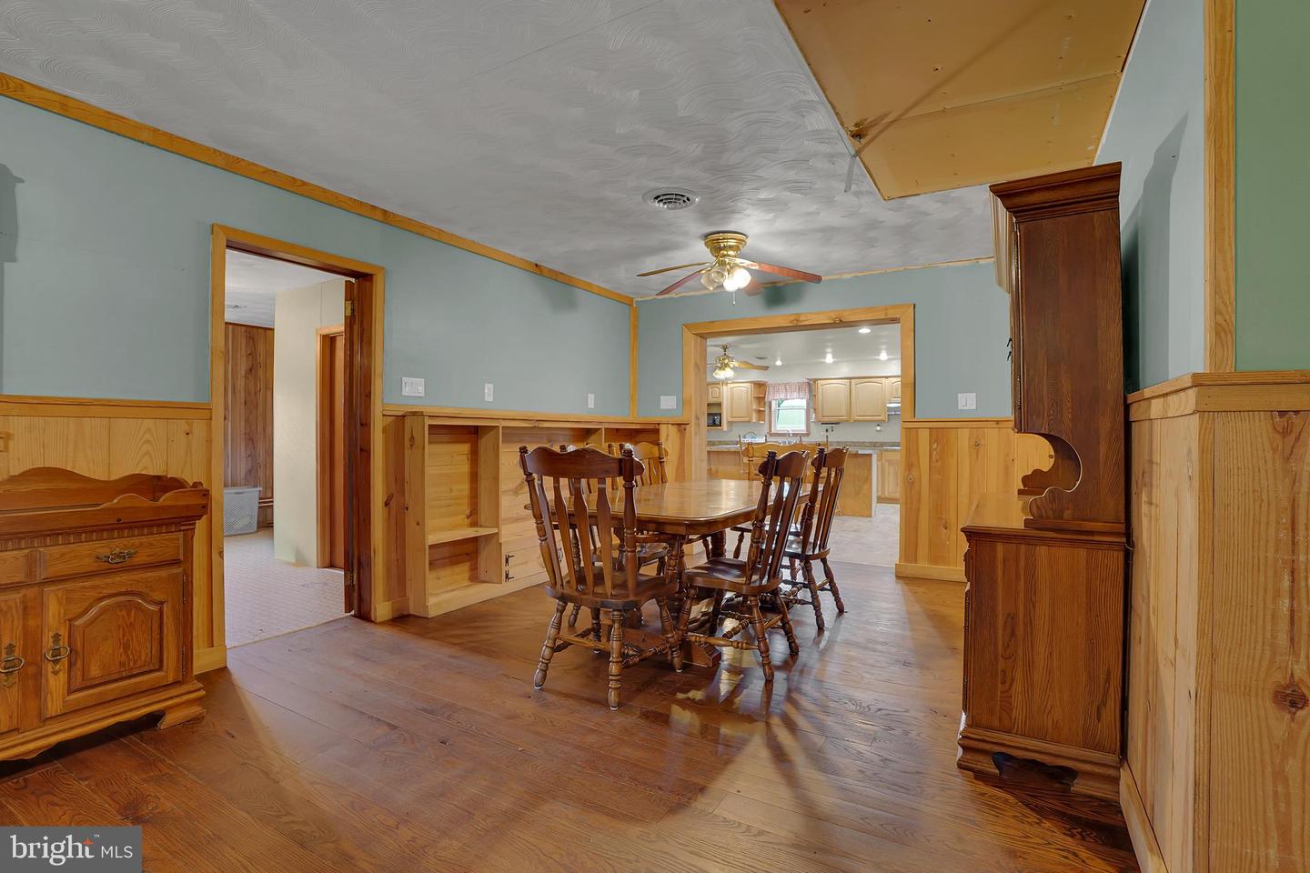 13789 Buchanan Trail W Property Photo 7