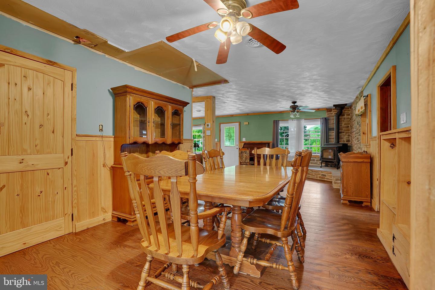 13789 Buchanan Trail W Property Photo 8