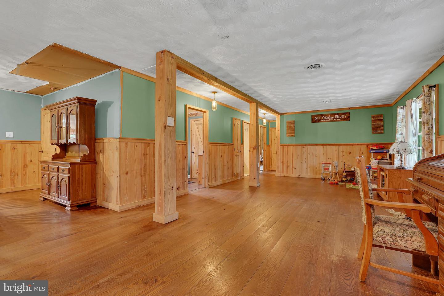 13789 Buchanan Trail W Property Photo 9
