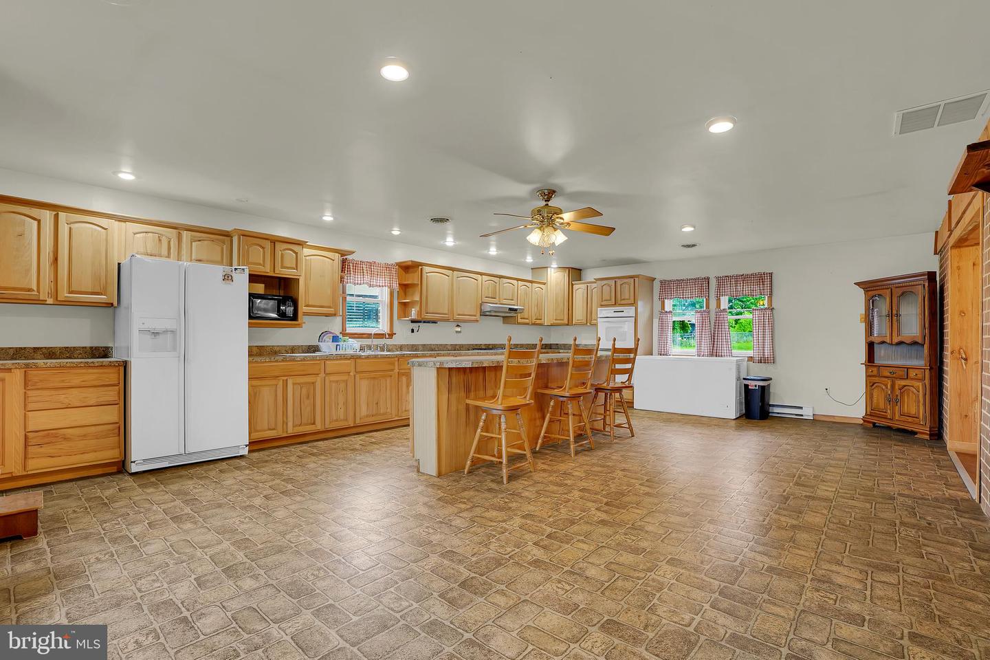 13789 Buchanan Trail W Property Photo 11