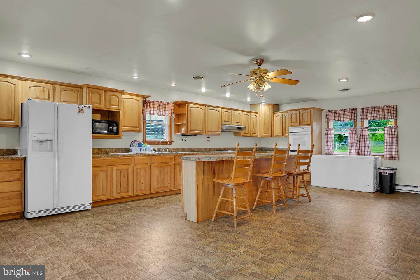 13789 Buchanan Trail W Property Photo 12