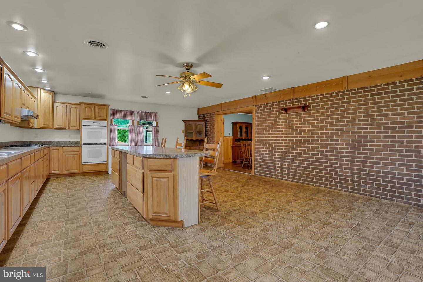 13789 Buchanan Trail W Property Photo 14