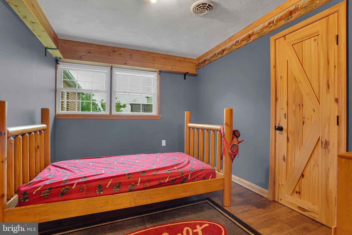 13789 Buchanan Trail W Property Photo 16