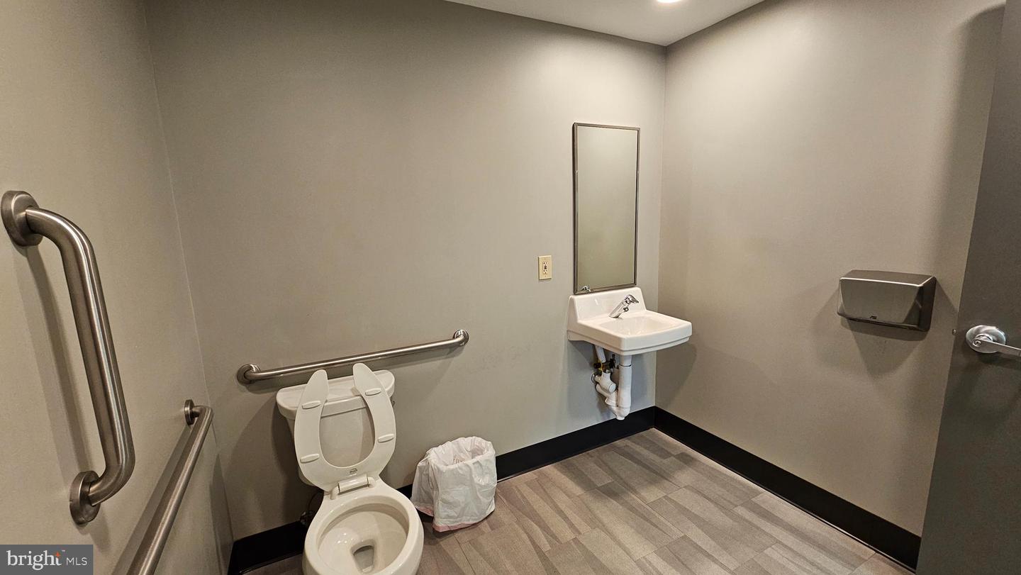 1340 Lincoln Way E Property Photo 11